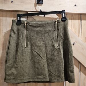 GREEN FAUX SUEDE MINI SKIRT
